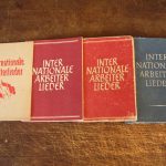 Vier verschiedene Auflagen der "Arbeiterlieder" 1948-1952